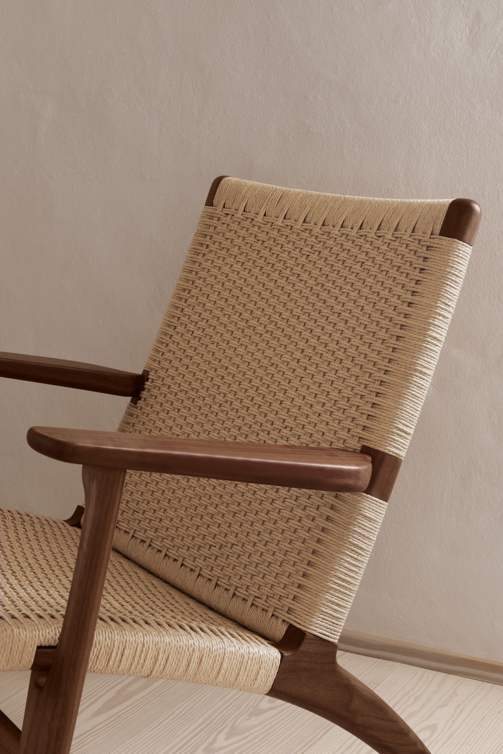 CH25 Easy Chair – Hygge Life
