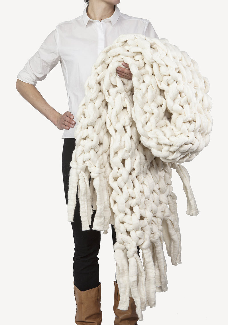 Chunky Knit Blanket w/ Tassels